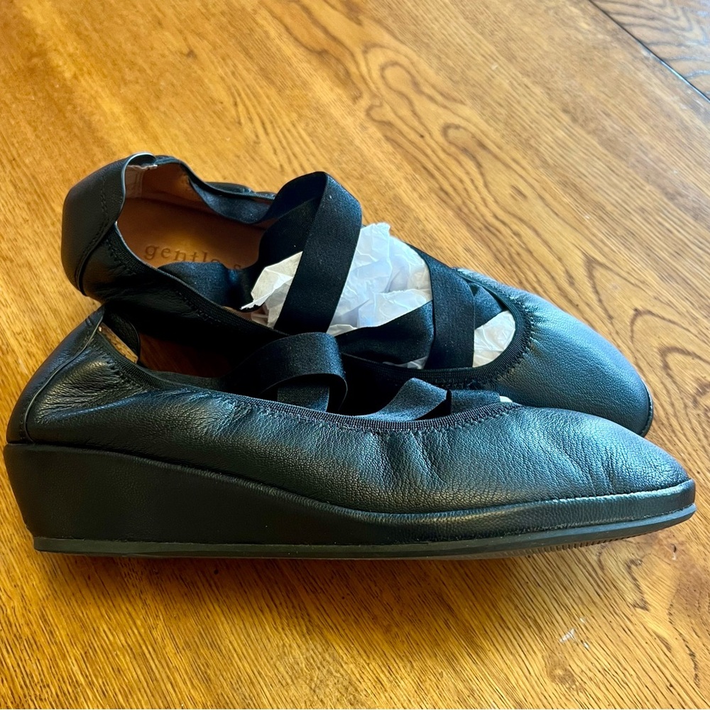 Gentle Souls by Kenneth Cole Natalie Elastic Pumps Size 9 - Picture 2 of 9